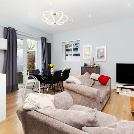 Charming Ground Floor 1 Bedroom Flat In Twickenham
